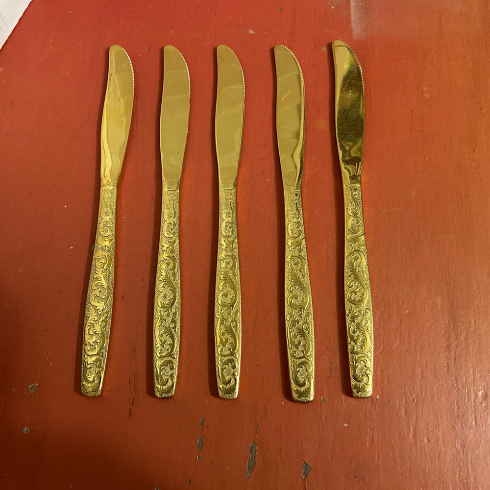 Americana Golden Heritage flatware 5 place knives International Silver 1950s MCM